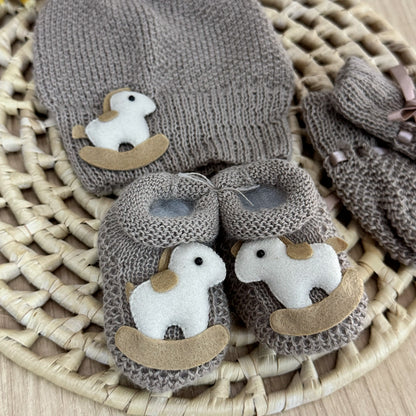 Touca Luva Sapatinho Bebê Cavalinho