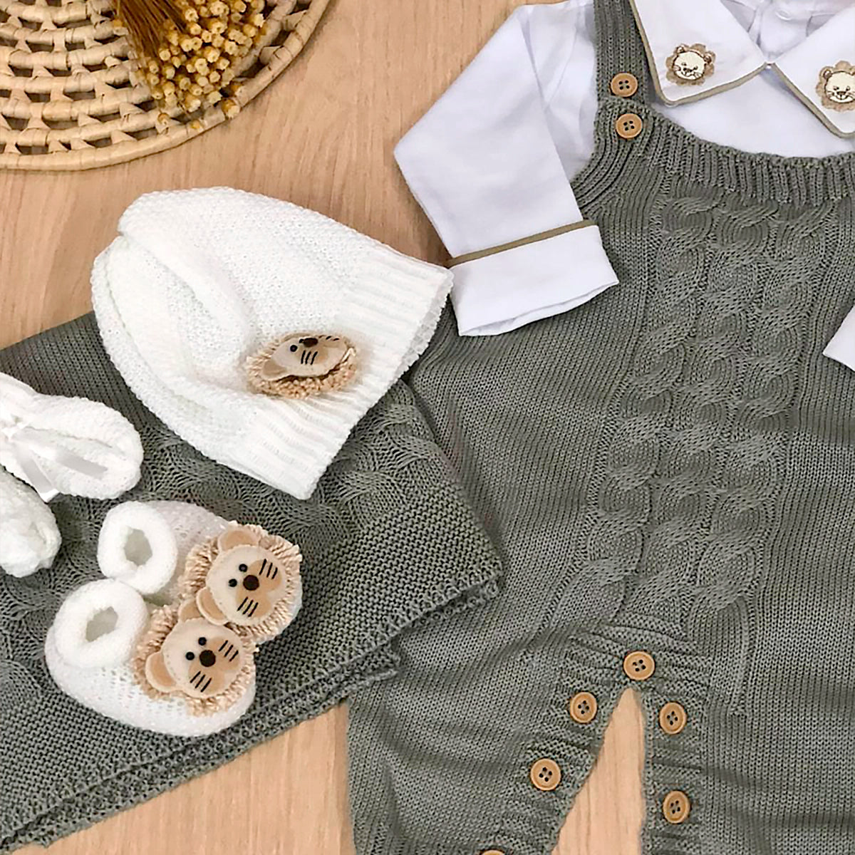 Saída Maternidade Tricot João